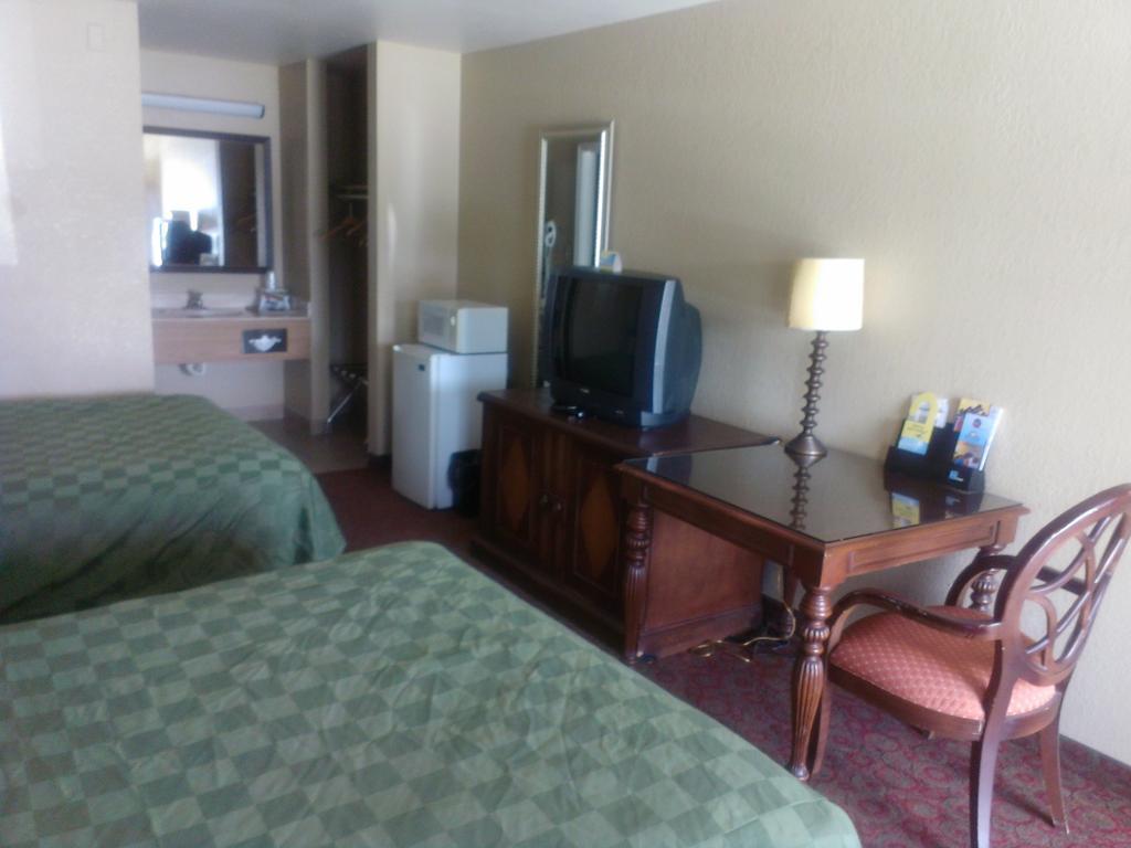 Days Inn By Wyndham Kingman East Ngoại thất bức ảnh