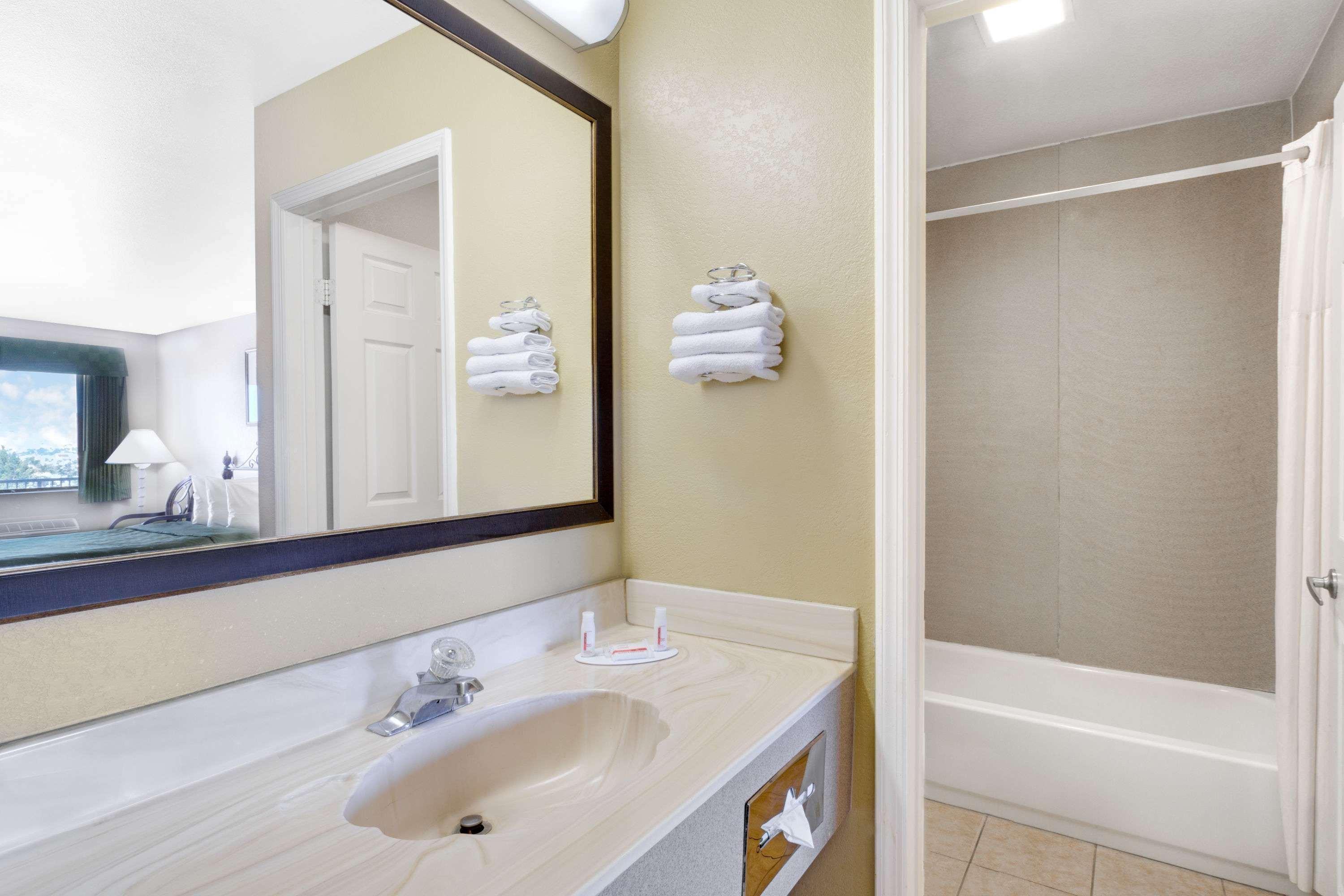 Days Inn By Wyndham Kingman East Ngoại thất bức ảnh